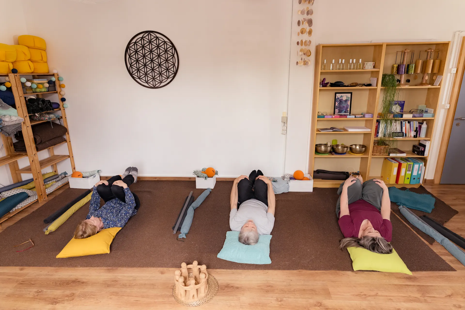 Groupe de participants en séance de gymnastique fascia à Tramelan